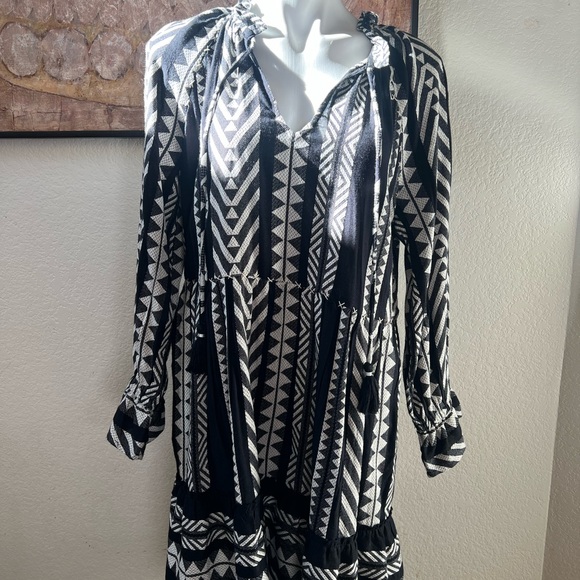 Maeve Dresses & Skirts - Maeve from Anthropologie Monochrome Geometric Long Sleeve Dress